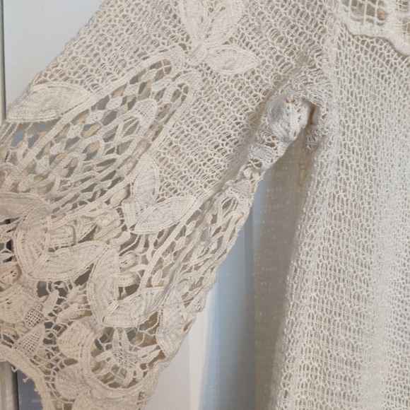 Neiman Marcus XCVI Intricate Crochet Tunic - Picture 6 of 8
